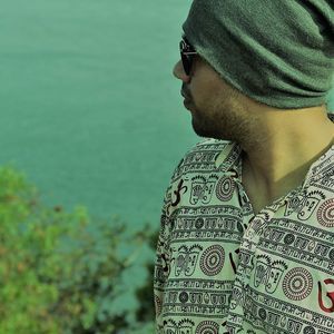 Meet your Posher, Abhijit